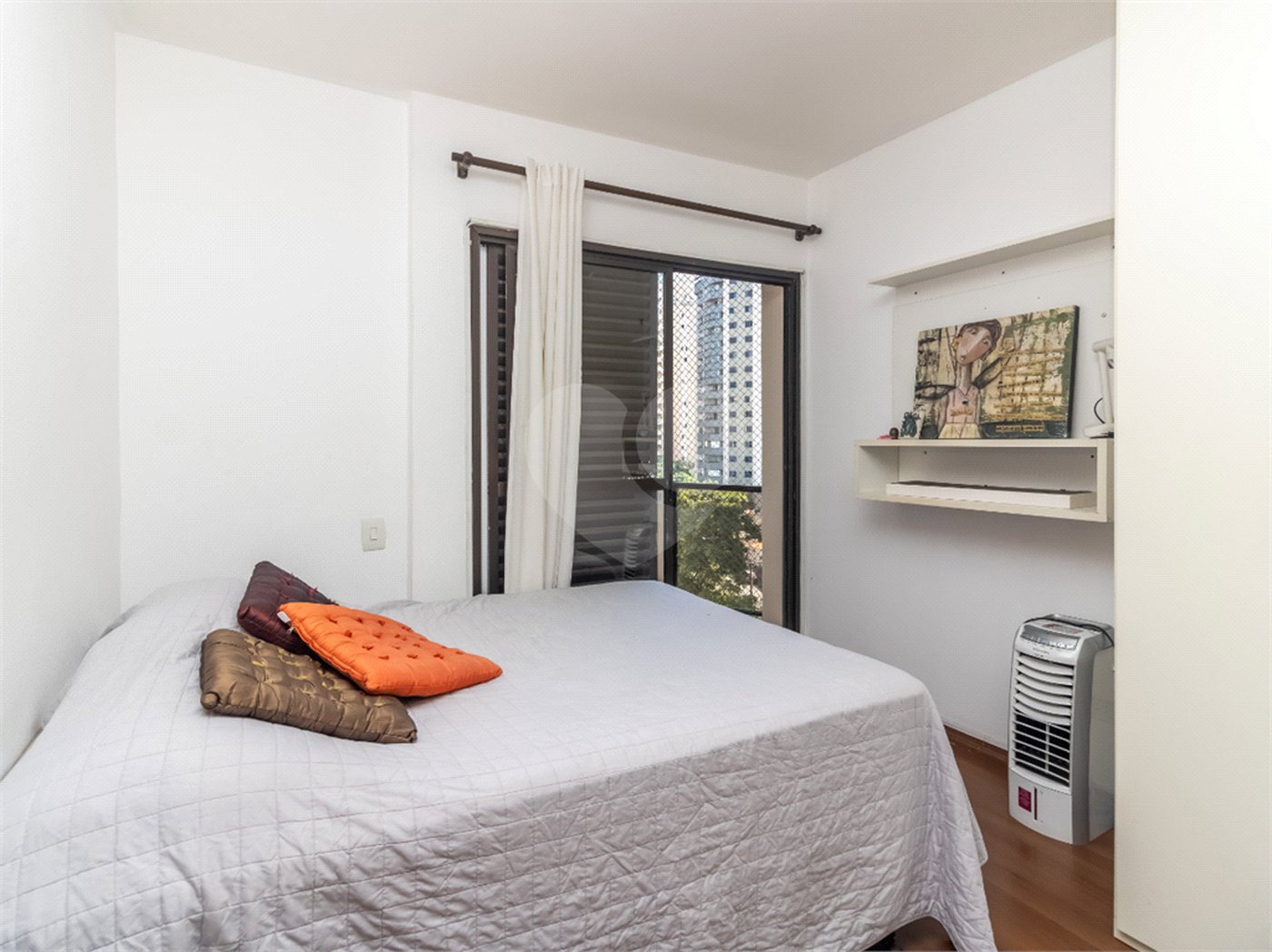 Apartamento à venda com 3 quartos, sendo 1 suíte, em Vila Mariana, São Paulo, SP