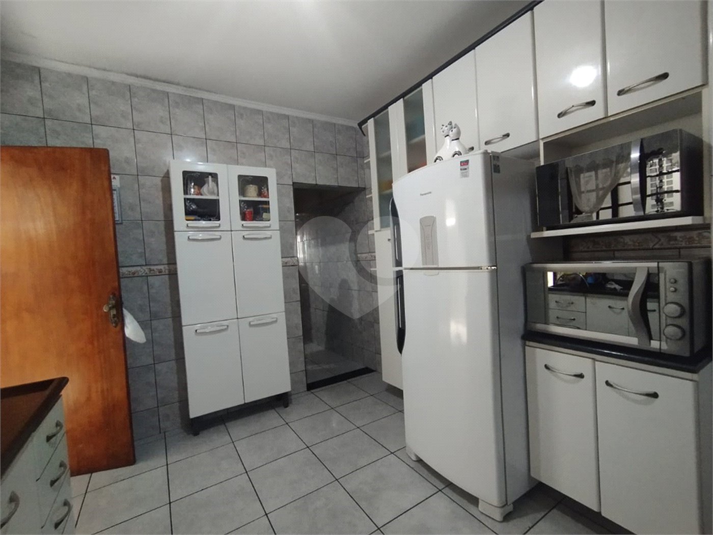 Sobrado à venda com 3 quartos, sendo 1 suíte, em Biritiba, Poá, SP