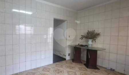 Sobrado à venda com 8 quartos em Vila Guarani, São Paulo, SP