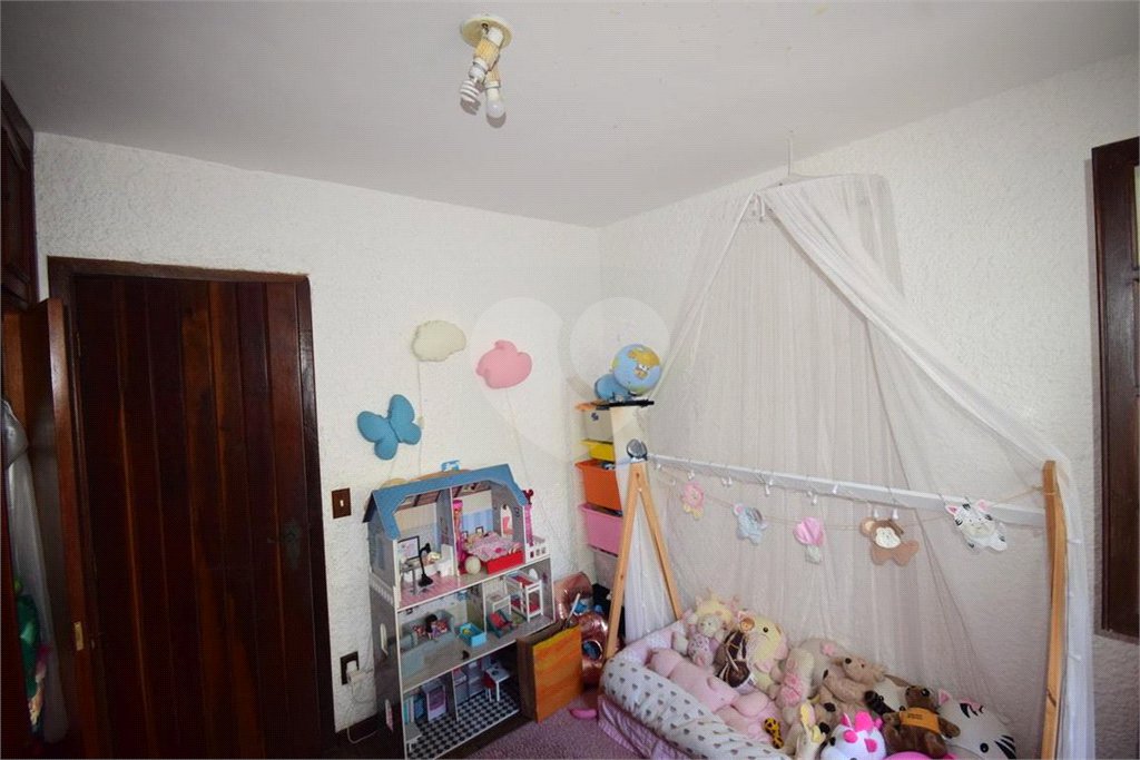 Casa à venda com 5 quartos, sendo 1 suíte, no condomínio Vivendas, Rio de Janeiro - RJ