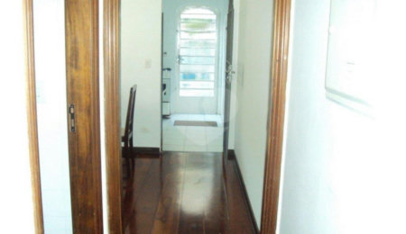 Sobrado à venda com 3 quartos, sendo 1 suíte,  em Chácara Monte Alegre, São Paulo, SP