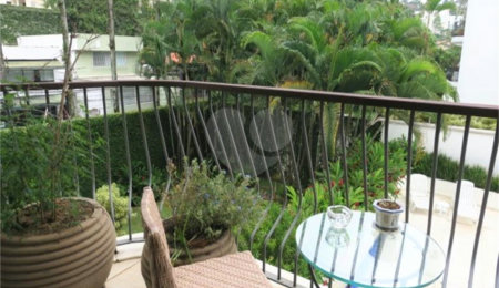Apartamento à venda com 3 quartos, sendo 1 suíte,  em Real Parque, São Paulo, SP