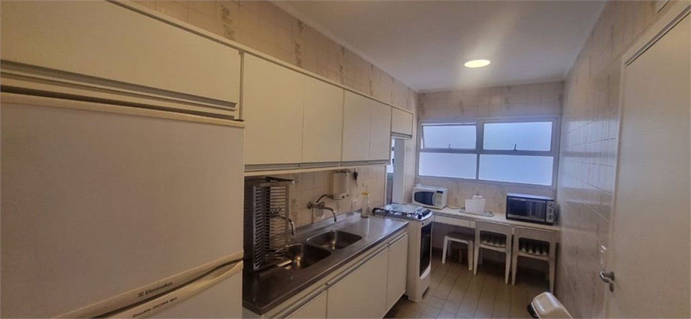 Apartamento porteira fechada com vista para o mar e lazer completo em Pitangueiras – Guarujá