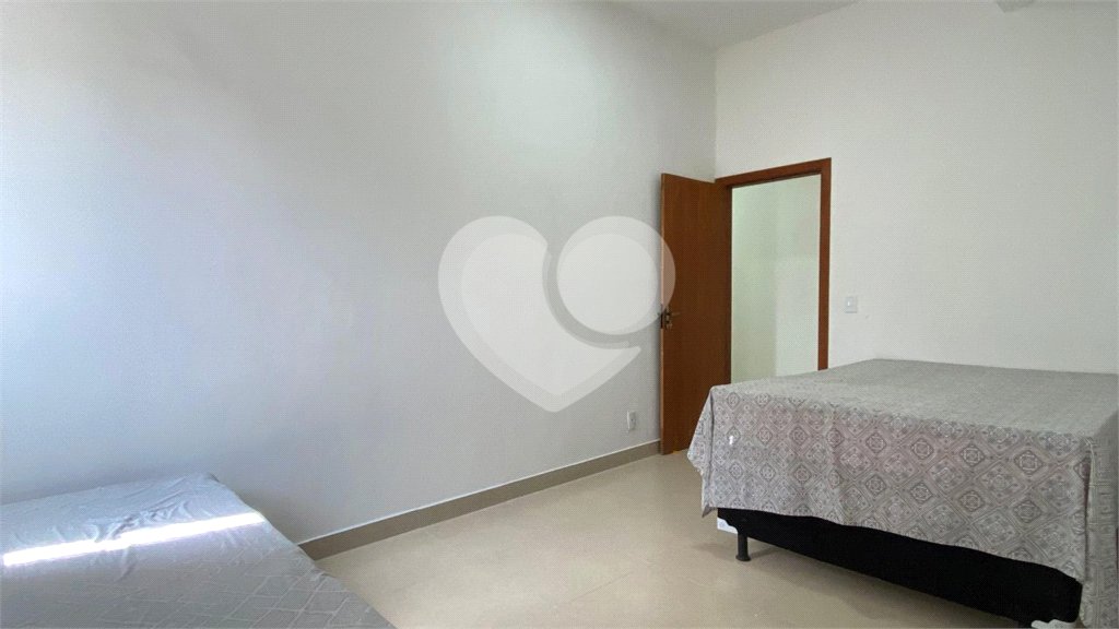 Casa à venda com 4 quartos, sendo 3 suítes, em Taperapuan, Porto Seguro, BA