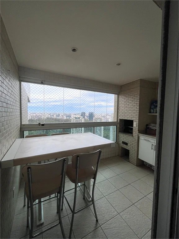 Apartamento à venda com 4 suítes em Jardim Morumbi, São Paulo, SP