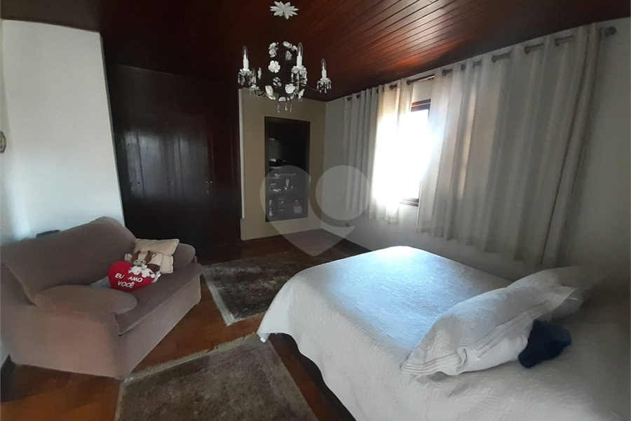 Casa à venda com 3 quartos, sendo 1 suíte, no condomínio Jardim da Monntanha Ii, Mairiporã - SP