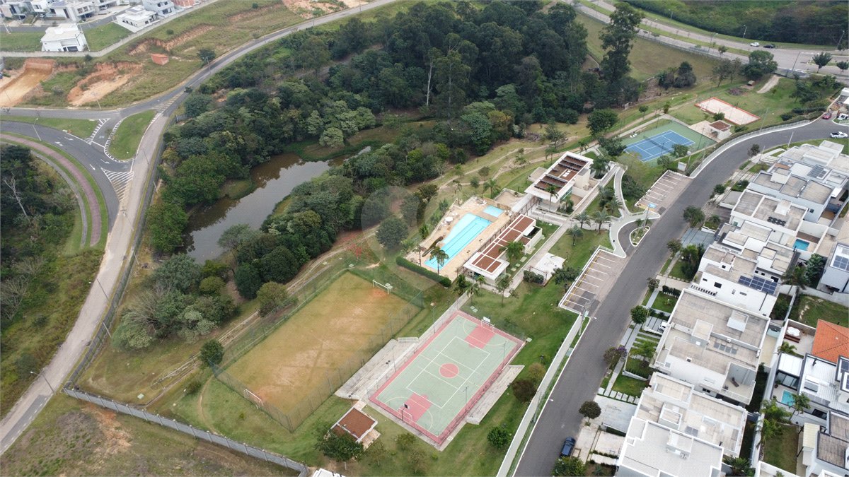 Terreno à venda no condomínio Residencial Central Parque, Salto - SP