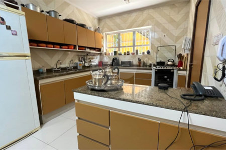 Casa à venda com 4 quartos, sendo 2 suítes, em Lar São Paulo, São Paulo, SP