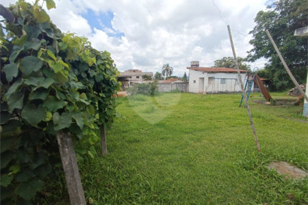 Casa à venda com 3 quartos em Vila Santa Rosália, São Roque, SP
