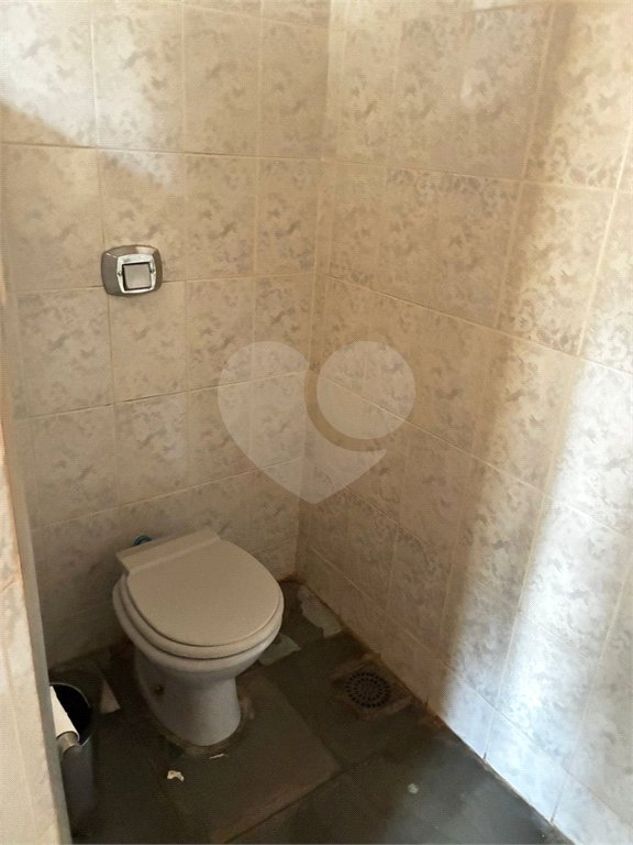 Sobrado para alugar com 4 quartos, sendo 2 suítes,  no Centro, Três Lagoas, MS