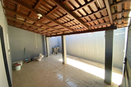 Casa à venda com 2 quartos, sendo 1 suíte, em Nazaré, Balsas, MA