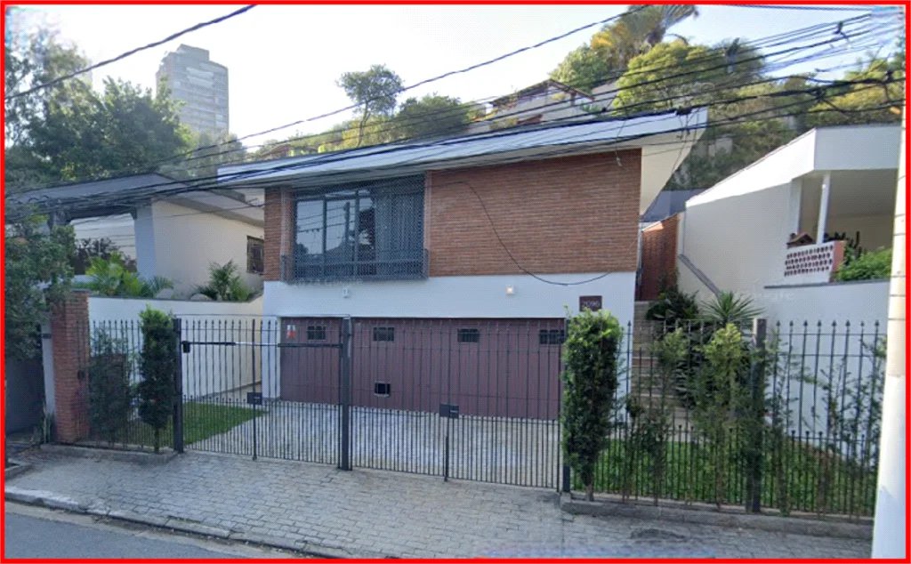Casa à venda com 3 quartos, sendo 1 suíte, em Pinheiros, São Paulo, SP