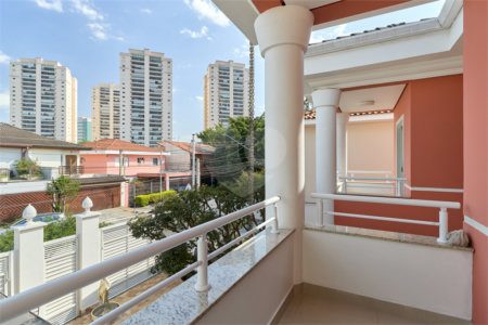 Sobrado à venda com 4 quartos, sendo 3 suítes, em City Campo Grande, São Paulo, SP
