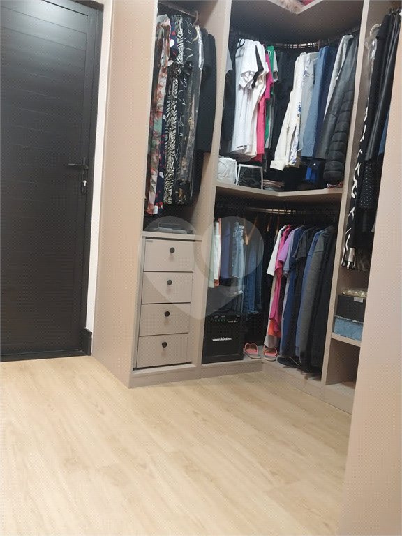 Casa à venda com 3 suítes no condomínio Aruâ Brisas, Mogi das Cruzes - SP