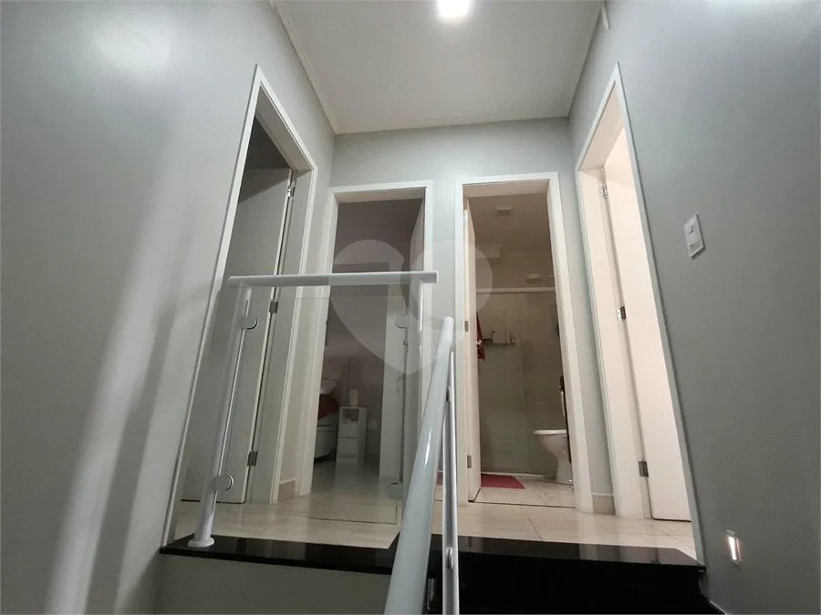 Casa à venda com 3 quartos, sendo 1 suíte, no condomínio Vila Arnoni, São Paulo - SP