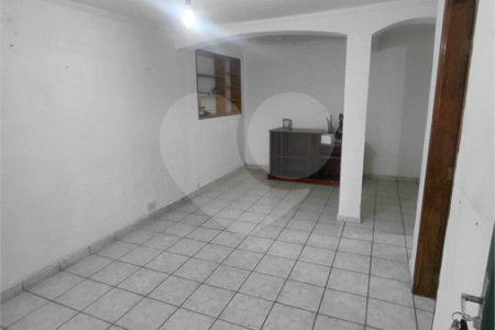 Sobrado à venda com 3 quartos, sendo 1 suíte, em Vila Constança, São Paulo, SP