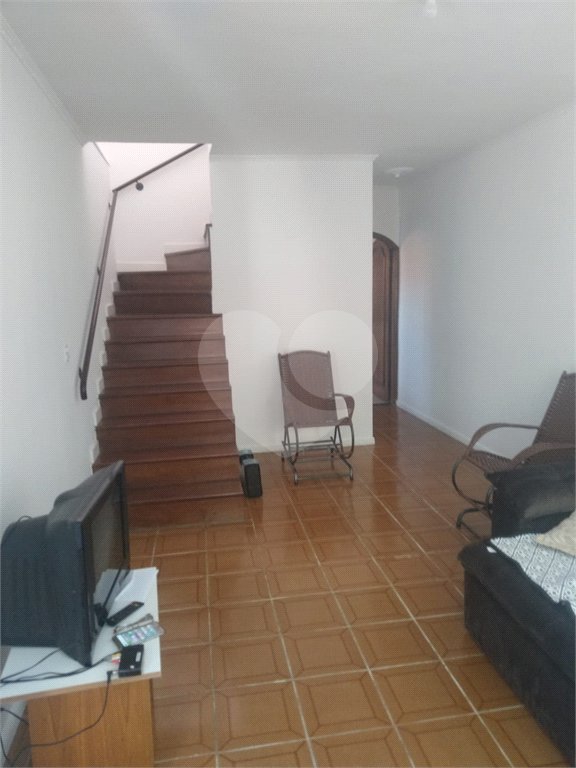 Sobrado à venda com 3 quartos, sendo 1 suíte, em Vila Gustavo, São Paulo, SP
