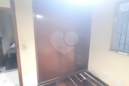 Casa à venda com 3 quartos, sendo 1 suíte, em Vila Nivi, São Paulo, SP