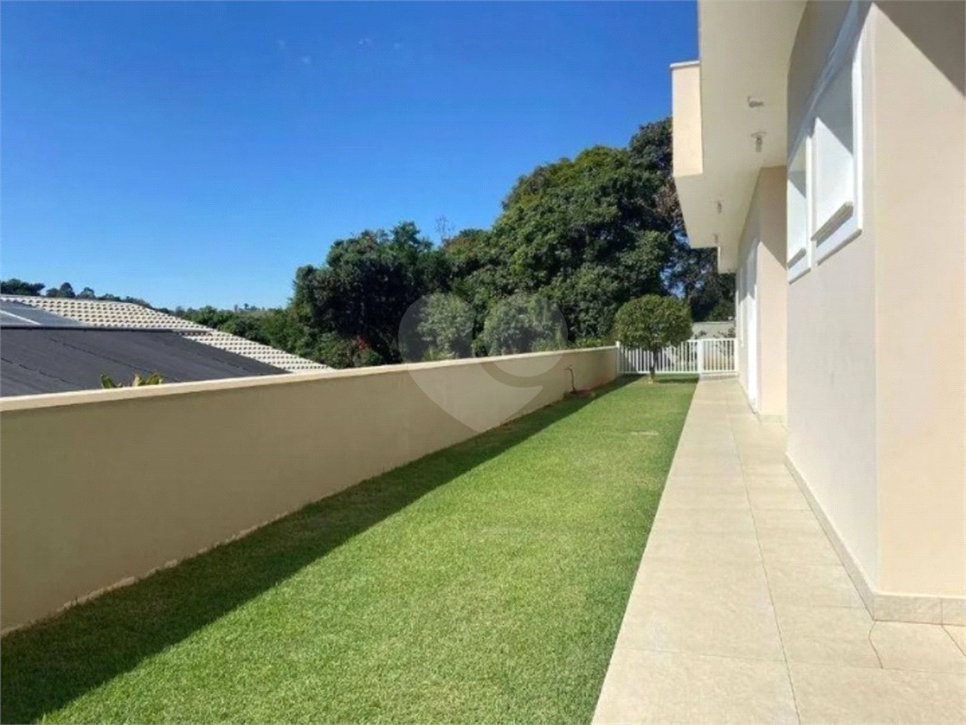 Casa à venda com 4 suítes no condomínio Ipê Velho, Vinhedo - SP