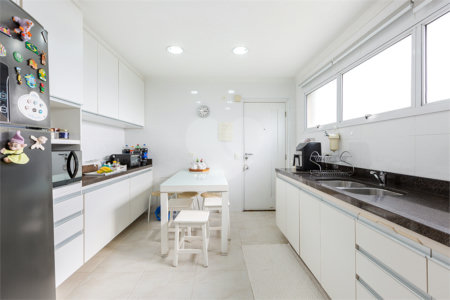 Apartamento à venda com 3 quartos, sendo 2 suítes, em Alto da Lapa, São Paulo, SP