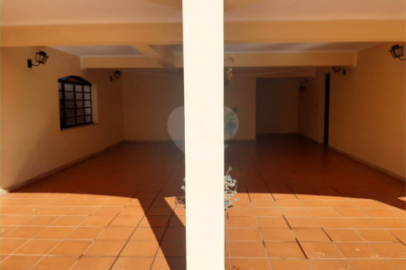 Casa à venda com 3 quartos, sendo 1 suíte, no Centro, Vinhedo, SP