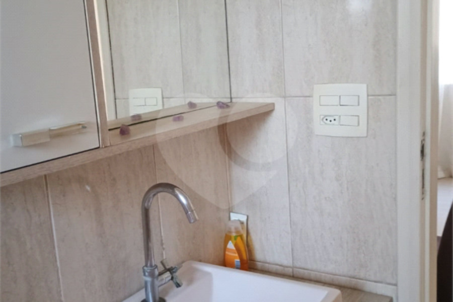 Apartamento à venda com 2 quartos em Parque Maria Domitila, São Paulo, SP