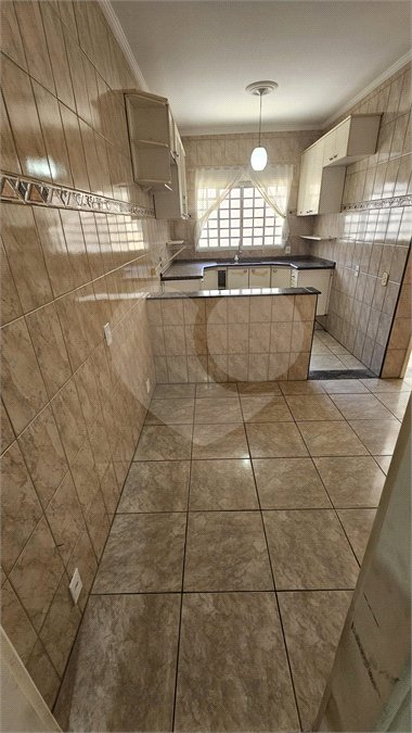 Sobrado para alugar com 3 quartos, sendo 1 suíte, em Jardim do Valle II, Indaiatuba, SP