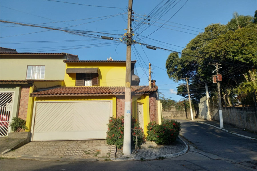 Sobrado à venda com 3 quartos, sendo 1 suíte,  em Tremembé, São Paulo, SP