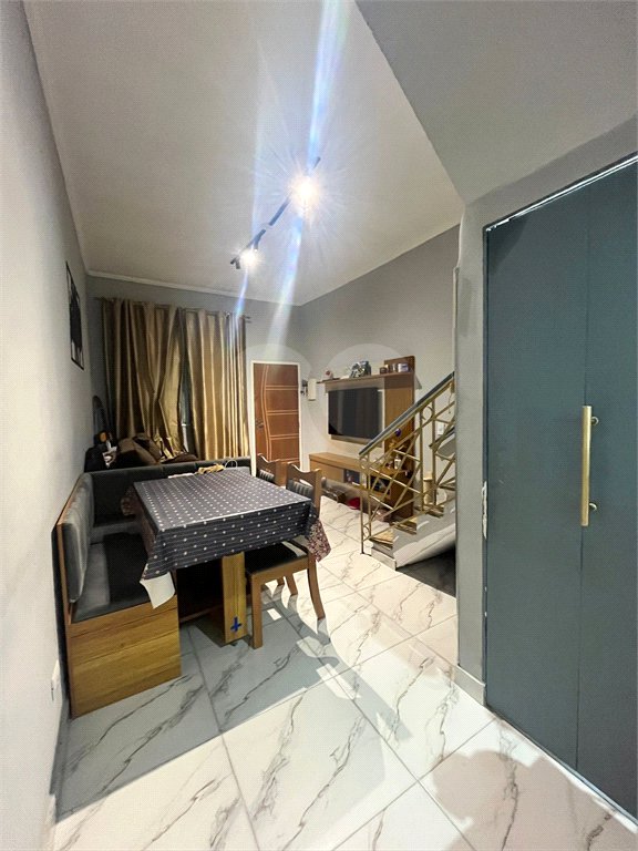 Casa em condomínio à venda com 2 quartos em Vila Araguaia, São Paulo, SP