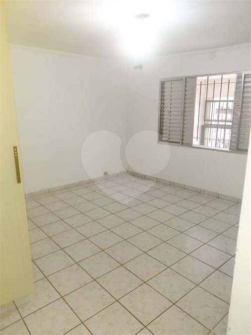 Sobrado à venda com 3 quartos, sendo 1 suíte, em Vila Constança, São Paulo, SP