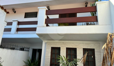 Casa à venda com 4 quartos, sendo 3 suítes,  em Chácara Monte Alegre, São Paulo, SP