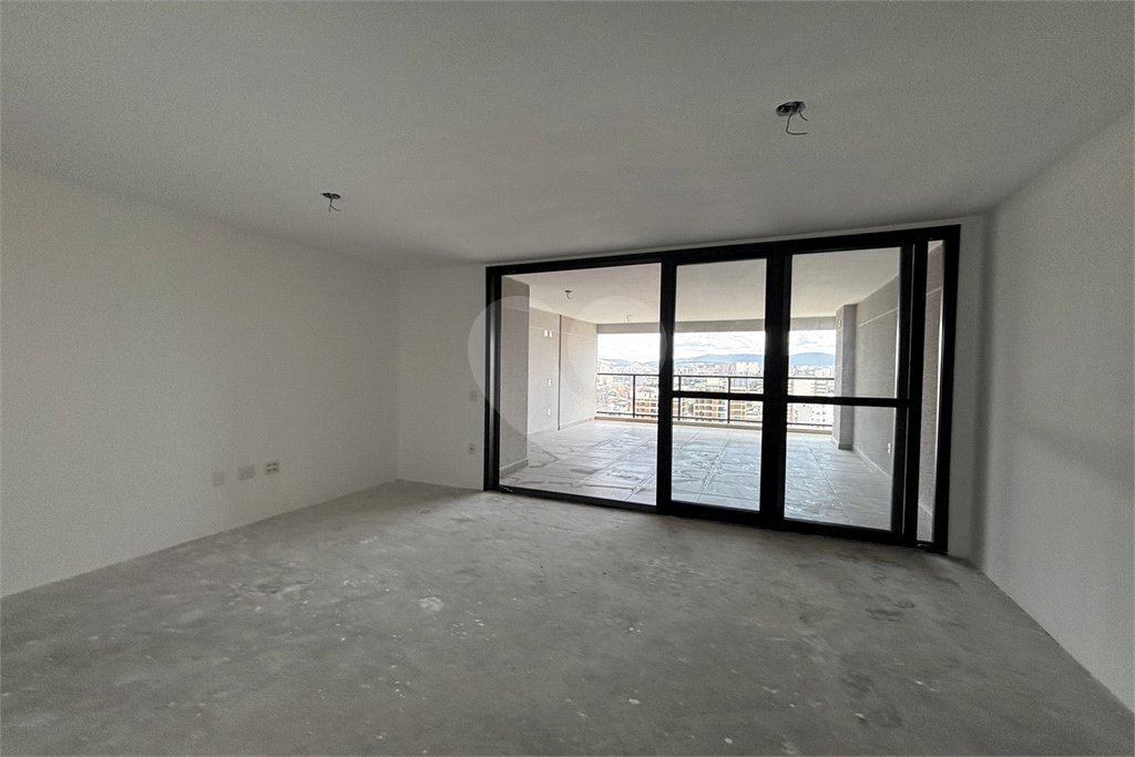 Apartamento à venda com 3 suítes em Vila Romana, São Paulo, SP