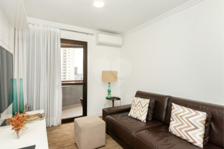Apartamento à venda com 4 quartos, sendo 2 suítes, em Alto da Boa Vista, São Paulo, SP