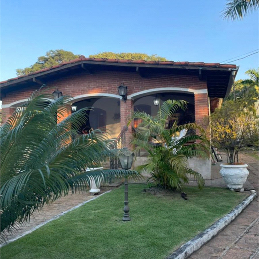Casa à venda ou para alugar com 5 quartos, sendo 1 suíte, no condomínio Zuleika Jabour, Salto - SP