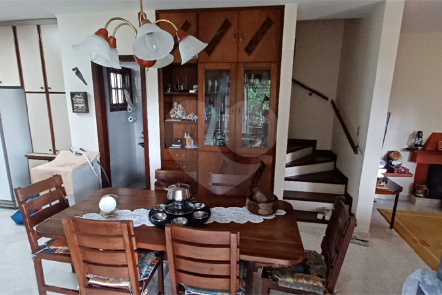 Casa à venda com 3 quartos, sendo 1 suíte, no condomínio Clube de Campo Fazenda Tabarã, Mairiporã - SP