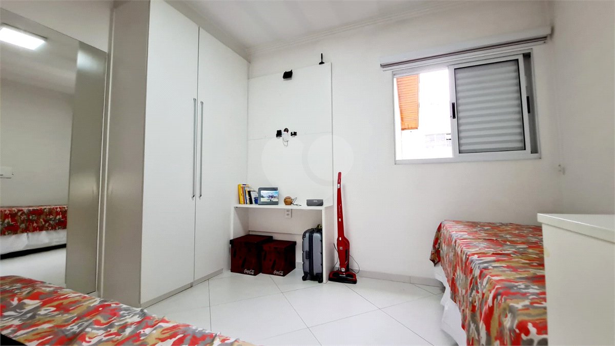 Sobrado à venda com 3 quartos, sendo 1 suíte,  em Jardim Leocádia, Sorocaba, SP