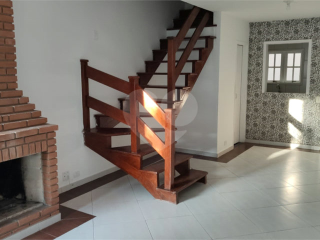 Casa à venda com 2 suítes no condomínio Village Palmas, São Paulo - SP