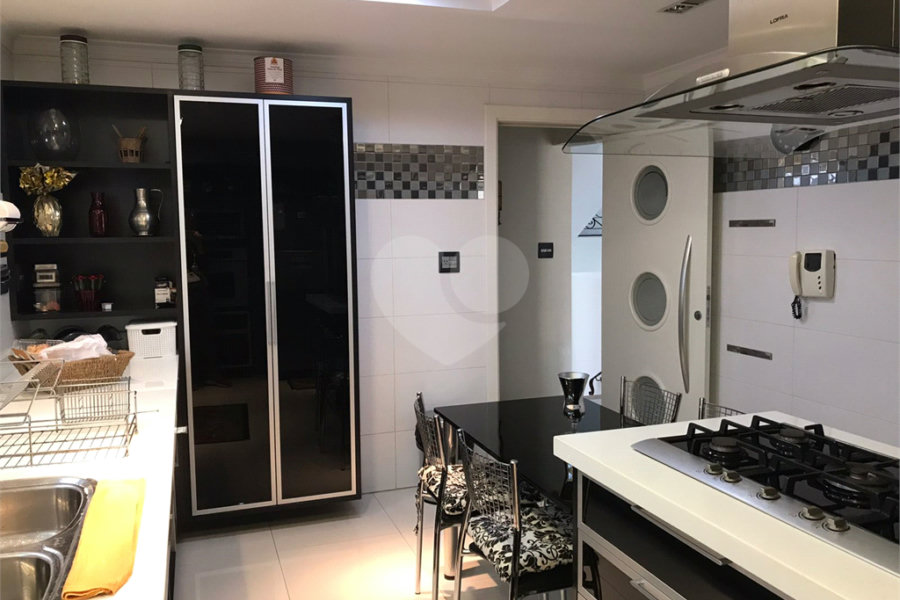 Sobrado à venda com 4 quartos, sendo 3 suítes, em Jardim França, São Paulo, SP