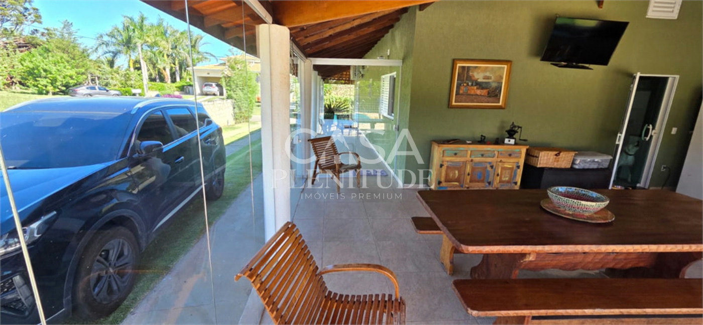 Casa em condomínio à venda ou para alugar com 3 quartos, sendo 1 suíte,  em Village da Serra, Araçoiaba da Serra, SP