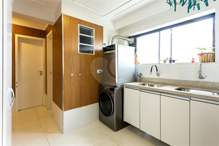 Apartamento à venda com 3 quartos, sendo 1 suíte, em Alto da Boa Vista, São Paulo, SP