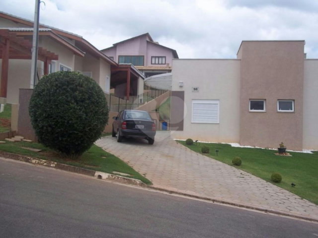Casa em condomínio à venda com 4 suítes em Guaxinduva, Atibaia, SP