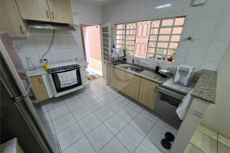 Sobrado à venda com 3 suítes em Chora Menino, São Paulo, SP