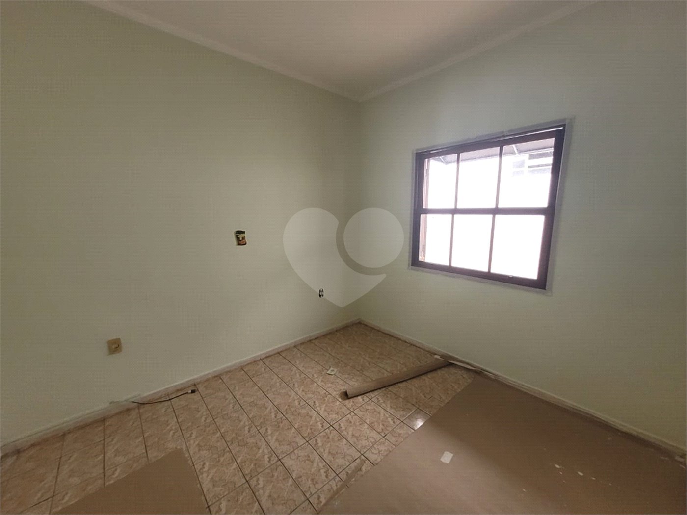 Sobrado à venda com 4 quartos, sendo 1 suíte,  em Jardim Itamaracá, Indaiatuba, SP