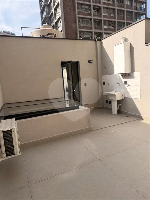 Sobrado à venda com 2 suítes em Vila Nova Conceição, São Paulo, SP