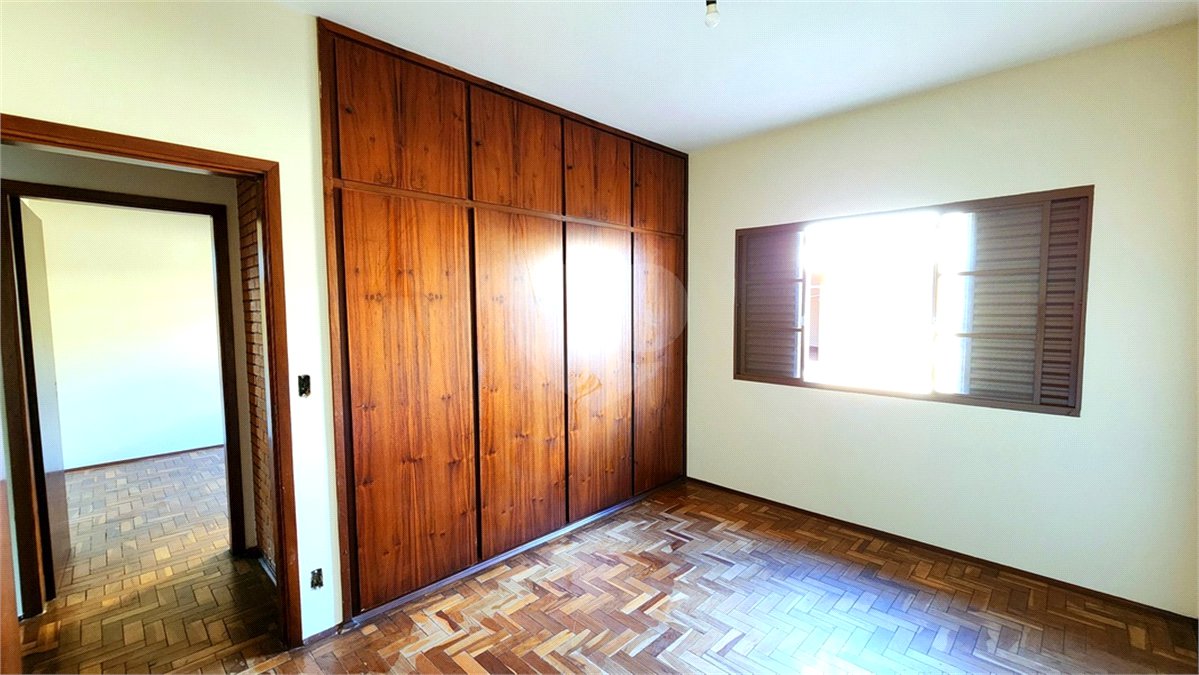 Casa à venda com 3 quartos, sendo 1 suíte, no Centro, Araraquara, SP