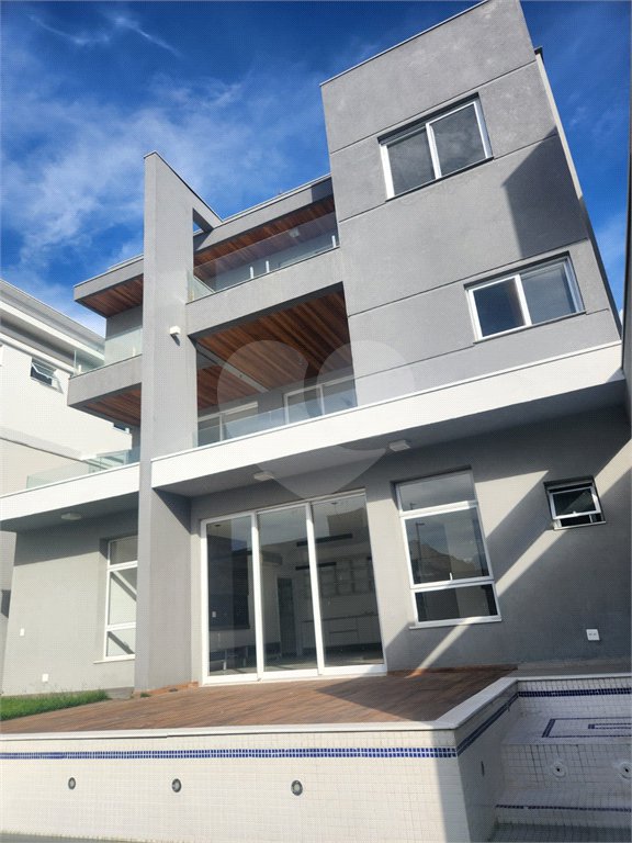 Casa à venda ou para alugar com 4 suítes no condomínio Residencial Jaguary, São José dos Campos - SP