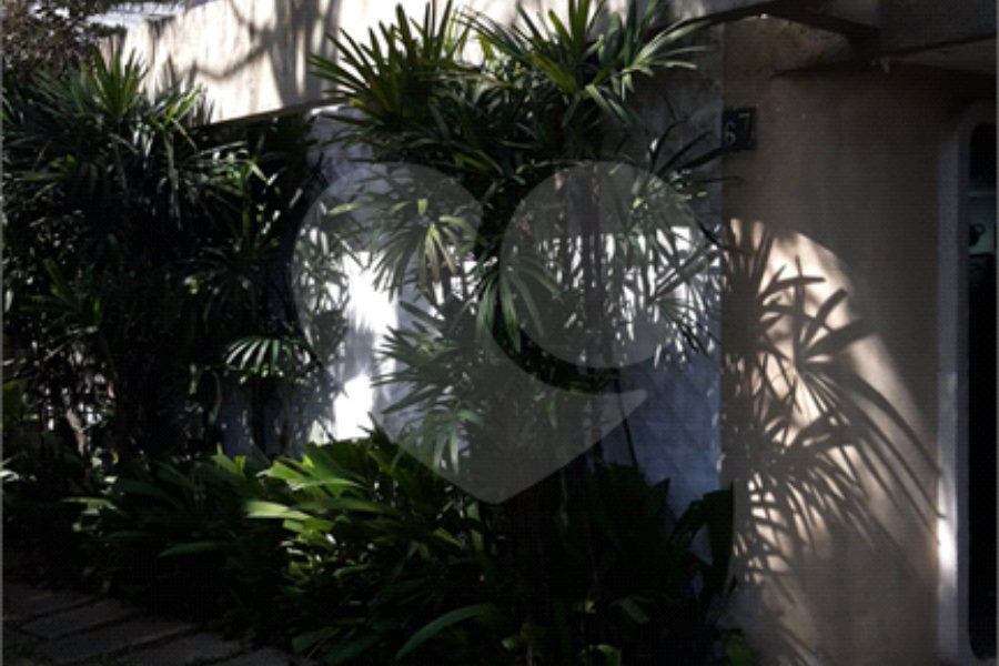 Sobrado à venda com 5 quartos, sendo 1 suíte,  em Jardim São Bento, São Paulo, SP