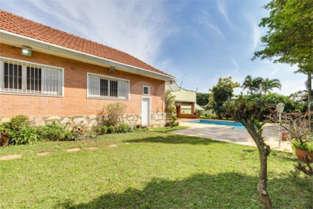 Casa Térrea à venda com 3 quartos, sendo 1 suíte, em Interlagos, São Paulo, SP
