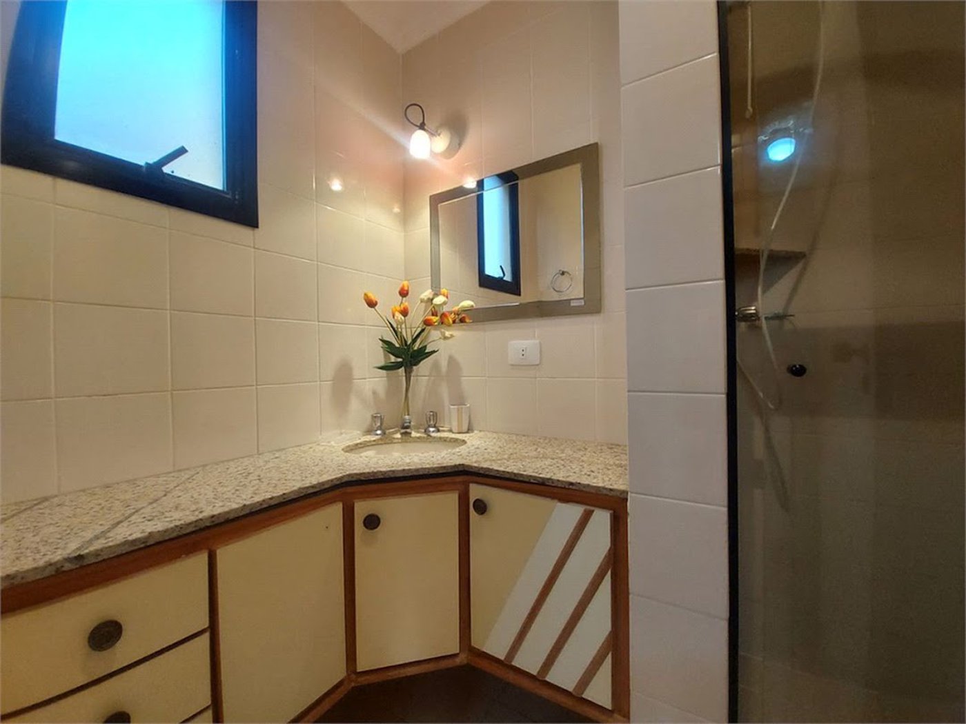 Apartamento Residencial à venda, Enseada, Guarujá - AP0517.