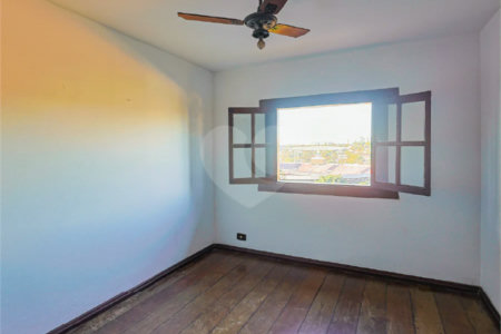 Sobrado à venda com 3 quartos, sendo 1 suíte,  em Jardim Leonor, São Paulo, SP